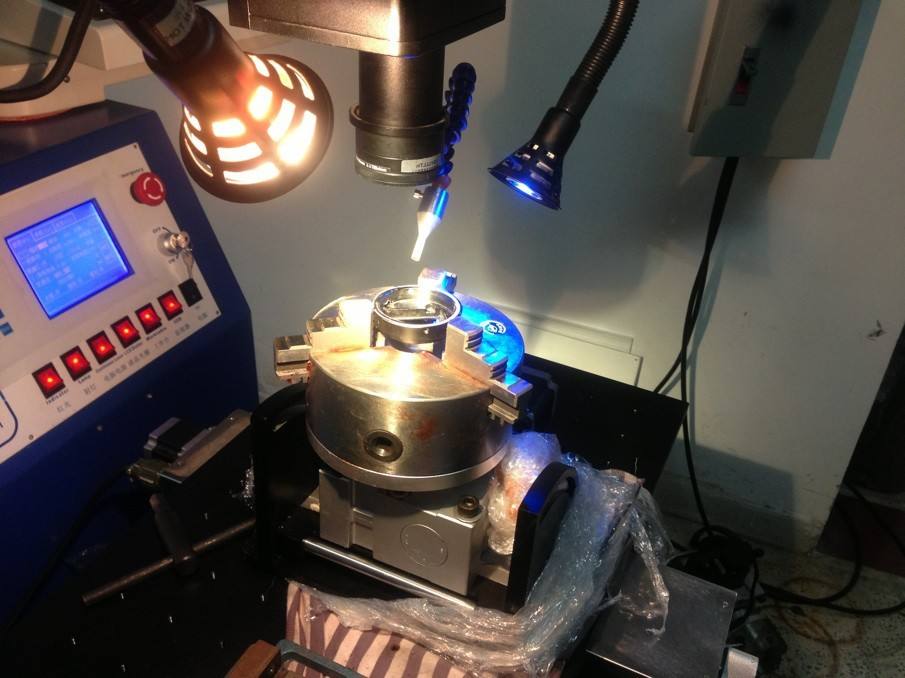 對標選擇性波峰焊的激光焊錫設備進行錫焊接前的準備工作有哪些